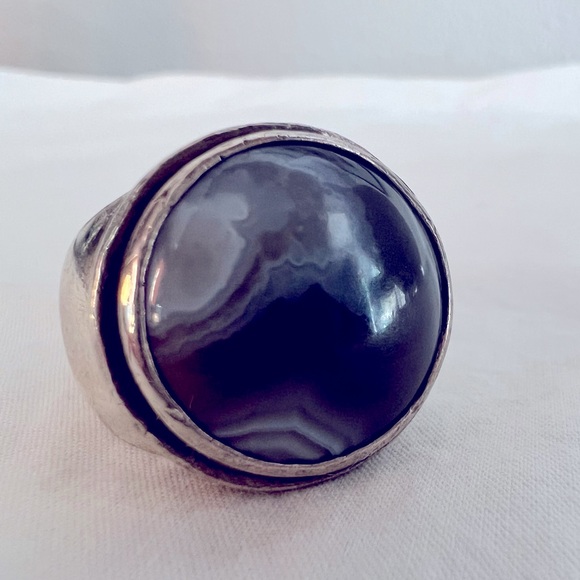 Gray Banded Agate Round Cabochon Ring - Picture 6 of 6